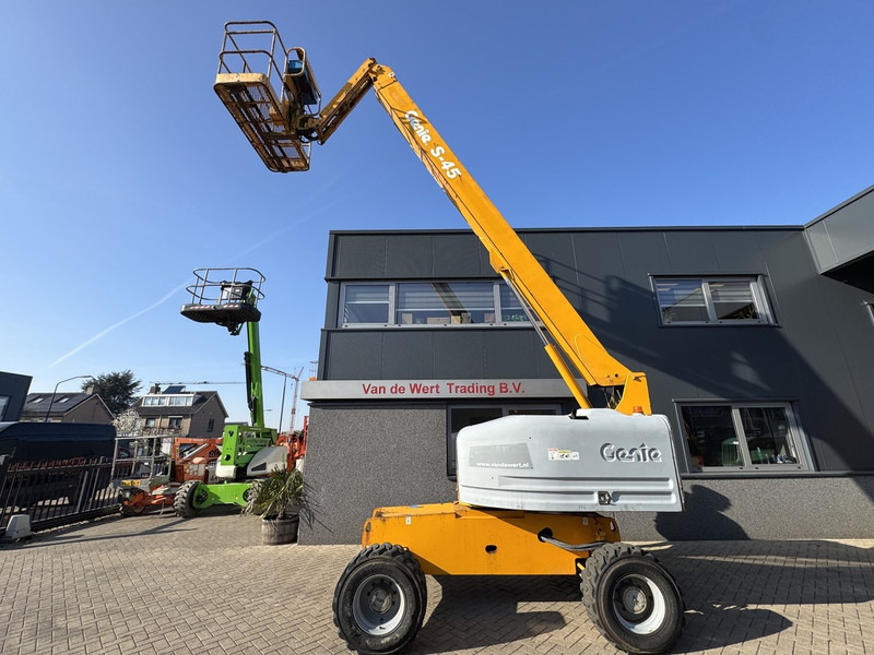 Genie S45 4x4 DEUTZ DIESEL 3000uur 15,7M Werkhoogte - رافعات سلة تلسكوبية: صور 3 Genie S45 4x4 DEUTZ DIESEL 3000uur 15,7M Werkhoogte - رافعات سلة تلسكوبية: صور 3