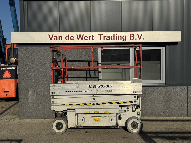 JLG 2030ES Schaarhoogwerker / Scissor lift 8Meter Werkhoogte 2014 Elektrisch - رافعات مقصية: صور 1 JLG 2030ES Schaarhoogwerker / Scissor lift 8Meter Werkhoogte 2014 Elektrisch - رافعات مقصية: صور 1
