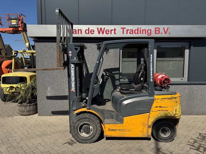 Jungheinrich TFG 425 - رافعة شوكية تعمل بالغاز: صور 5 Jungheinrich TFG 425 - رافعة شوكية تعمل بالغاز: صور 5