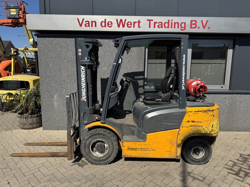 Jungheinrich TFG 425 - رافعة شوكية تعمل بالغاز: صور 1 Jungheinrich TFG 425 - رافعة شوكية تعمل بالغاز: صور 1