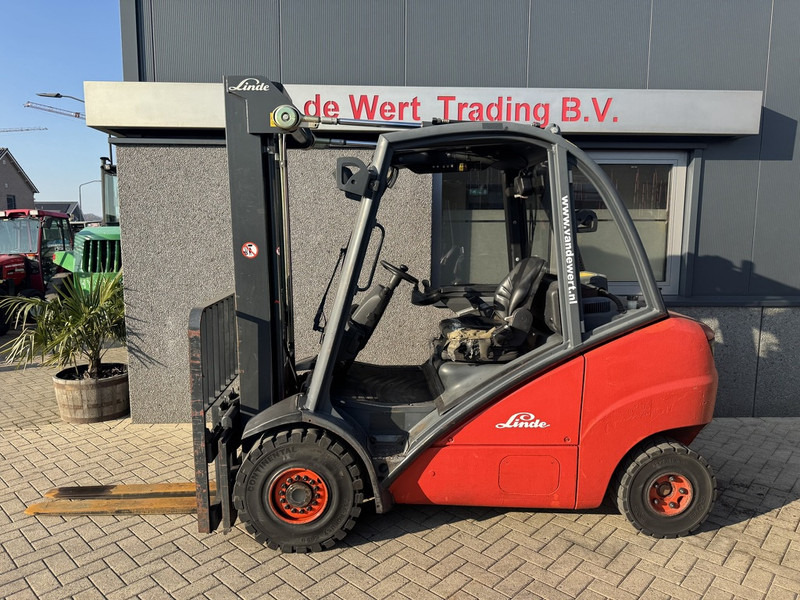 Linde H 35 D heftruck LINDE triplo550 freelift sideshift 2007 VW DIESEL - رافعة شوكية ديزل: صور 1 Linde H 35 D heftruck LINDE triplo550 freelift sideshift 2007 VW DIESEL - رافعة شوكية ديزل: صور 1