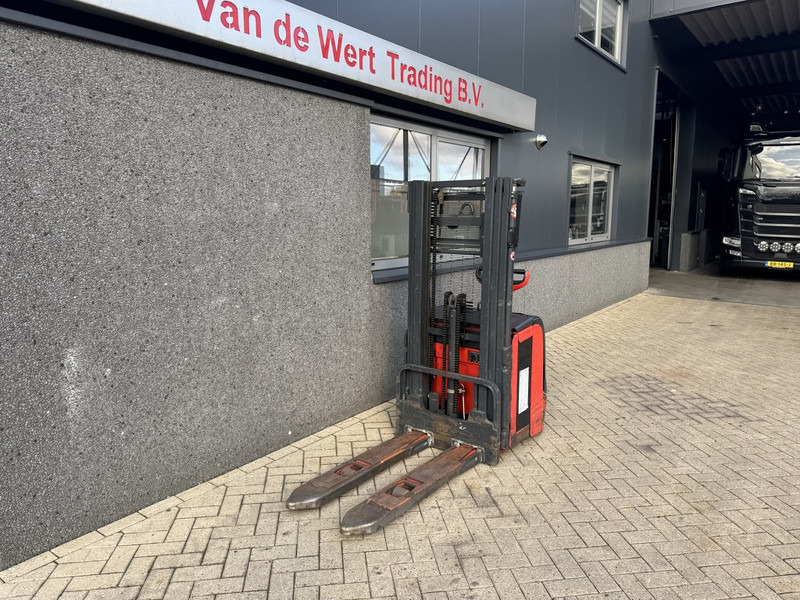 Onbekend - معدات تكديس: صور 2 Onbekend - معدات تكديس: صور 2