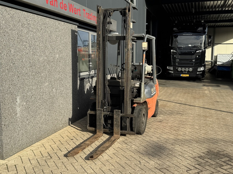 Toyota 42-7FGF25 duplo 400 3e / 4e Functie LPG 2001 - رافعة شوكية تعمل بالغاز: صور 3 Toyota 42-7FGF25 duplo 400 3e / 4e Functie LPG 2001 - رافعة شوكية تعمل بالغاز: صور 3