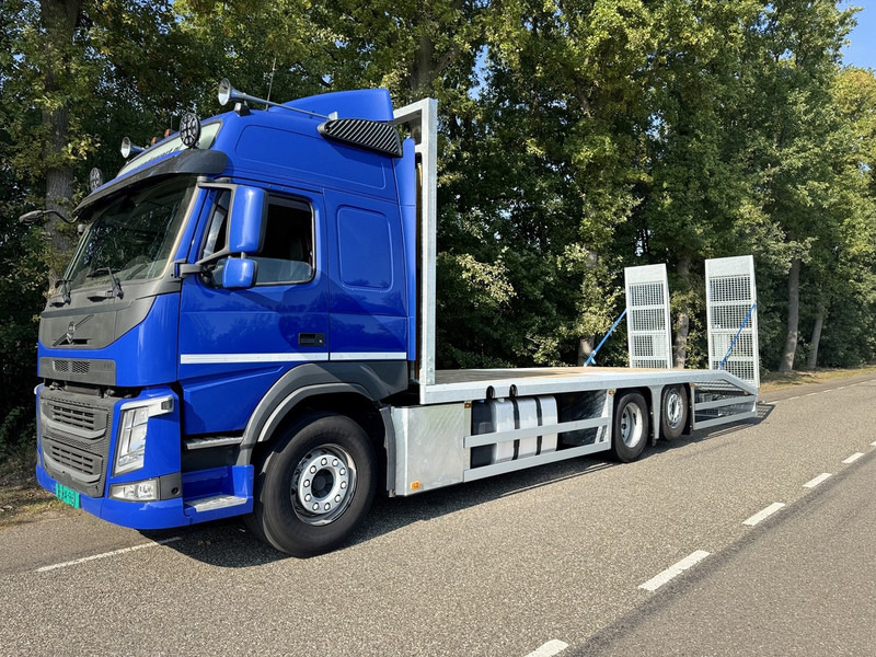 Volvo FM370 6X2 Machine Transporter / Oprij Vrachtwagen 2019 / EURO 6 / 550DKM / Steering Wheel / APK 11-2026 - شاحنة نقل سيارات شاحنة: صور 3 Volvo FM370 6X2 Machine Transporter / Oprij Vrachtwagen 2019 / EURO 6 / 550DKM / Steering Wheel / APK 11-2026 - شاحنة نقل سيارات شاحنة: صور 3