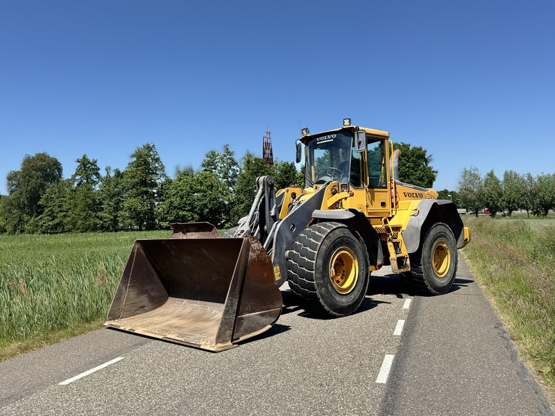 Volvo L110E - Shovel - Wheelloader - 2005 - 9375 hours - اللودر بعجل: صور 1 Volvo L110E - Shovel - Wheelloader - 2005 - 9375 hours - اللودر بعجل: صور 1