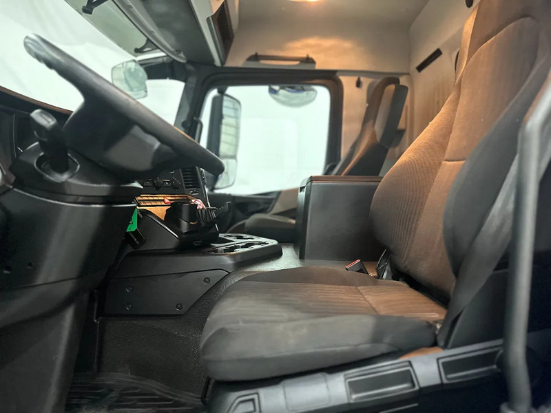 شاحنة جرار Mercedes-Benz Antos 1833 AIRCO / 352385 km: صور 8