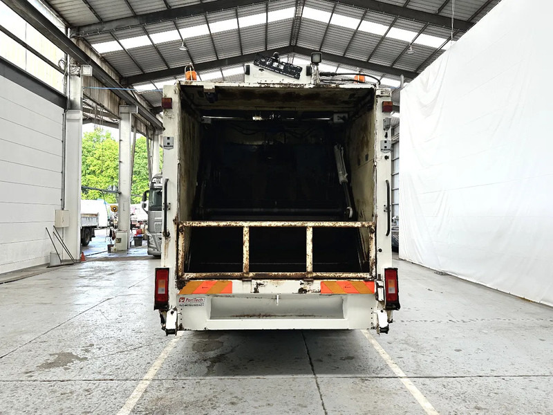 Scania P230 6X2 / Essieu relevable directionnel / Stuurbare liftas / Steerable lift axle - شاحنة القمامة: صور 4 Scania P230 6X2 / Essieu relevable directionnel / Stuurbare liftas / Steerable lift axle - شاحنة القمامة: صور 4