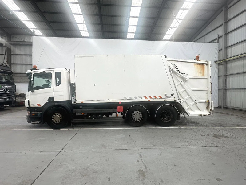 Scania P230 6X2 / Essieu relevable directionnel / Stuurbare liftas / Steerable lift axle - شاحنة القمامة: صور 2 Scania P230 6X2 / Essieu relevable directionnel / Stuurbare liftas / Steerable lift axle - شاحنة القمامة: صور 2