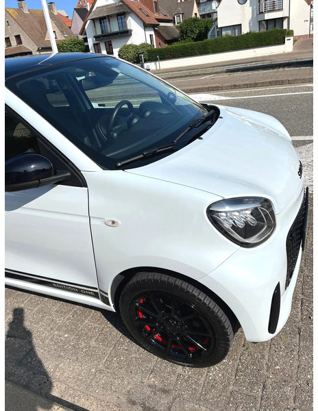 Smart Forfour ONE EQ / 100% ELECTRIC / BRABUS ALLOY WHEELS /EDITION ONE - سيارة: صور 2 Smart Forfour ONE EQ / 100% ELECTRIC / BRABUS ALLOY WHEELS /EDITION ONE - سيارة: صور 2