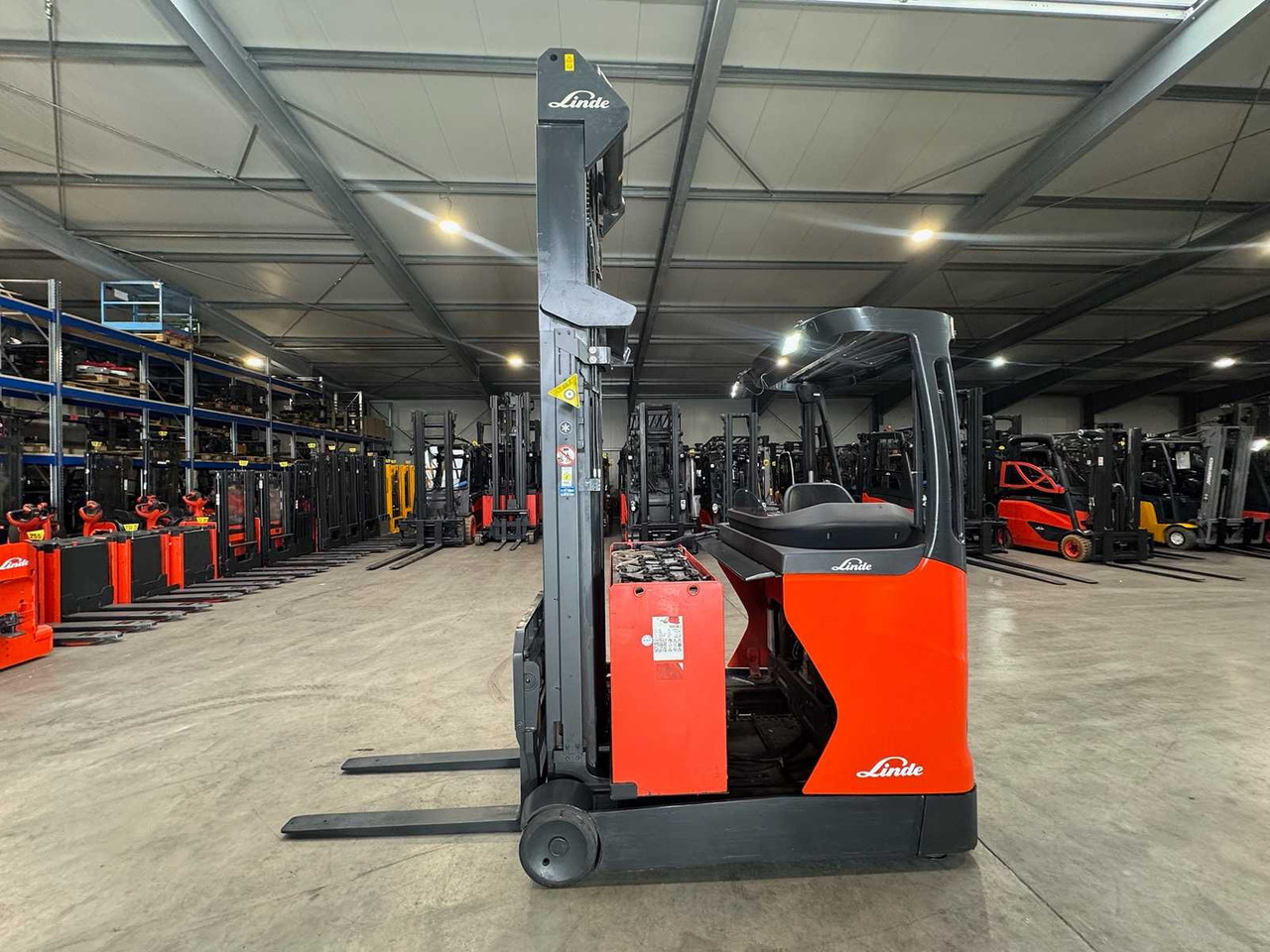 04/2019 SERVICE + UVV 11/2026 LINDE R16 1,600KG TRIPLEX 505CM RAVAS SCALES ELECTRIC FORKLIFT REACH TRUCK 3,671 HOURS - رافعة شوكية: صور 5 04/2019 SERVICE + UVV 11/2026 LINDE R16 1,600KG TRIPLEX 505CM RAVAS SCALES ELECTRIC FORKLIFT REACH TRUCK 3,671 HOURS - رافعة شوكية: صور 5