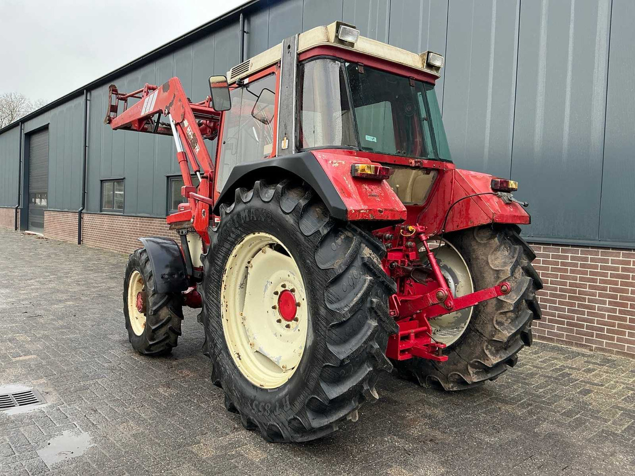 1982 INTERNATIONAL HARVESTER 845 XL ALL-WHEEL DRIVE FARM TRACTOR - جرار: صور 4 1982 INTERNATIONAL HARVESTER 845 XL ALL-WHEEL DRIVE FARM TRACTOR - جرار: صور 4