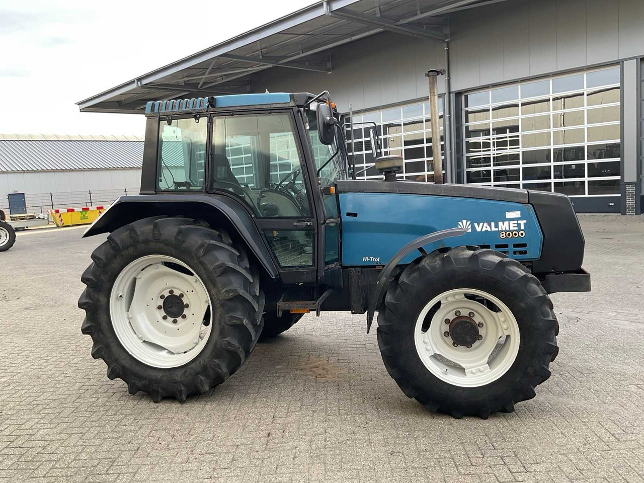 1993 VALMET 8000 HI-TROL FOUR WHEEL DRIVE FARM TRACTOR - جرار: صور 5 1993 VALMET 8000 HI-TROL FOUR WHEEL DRIVE FARM TRACTOR - جرار: صور 5