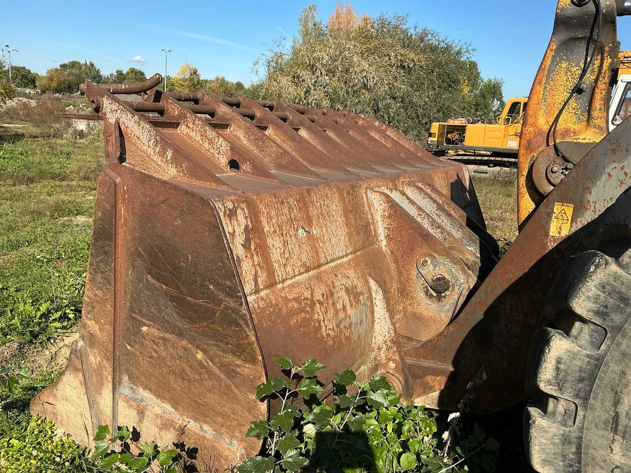 اللودر بعجل 1998 VOLVO L330B WHEEL LOADER: صور 16 اللودر بعجل 1998 VOLVO L330B WHEEL LOADER: صور 16