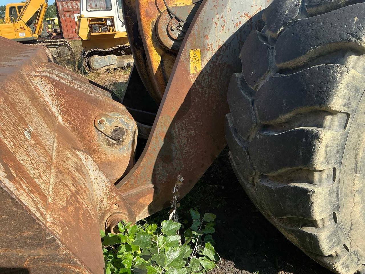 اللودر بعجل 1998 VOLVO L330B WHEEL LOADER: صور 18 اللودر بعجل 1998 VOLVO L330B WHEEL LOADER: صور 18