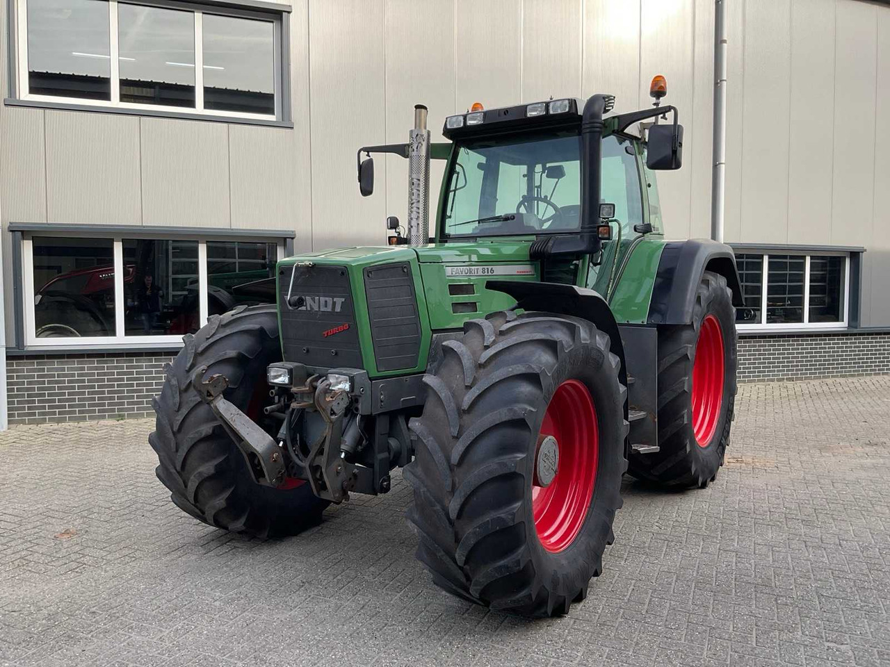 2000 FENDT FAVORIT 816 ALL-WHEEL DRIVE AGRICULTURAL TRACTOR - جرار: صور 2 2000 FENDT FAVORIT 816 ALL-WHEEL DRIVE AGRICULTURAL TRACTOR - جرار: صور 2
