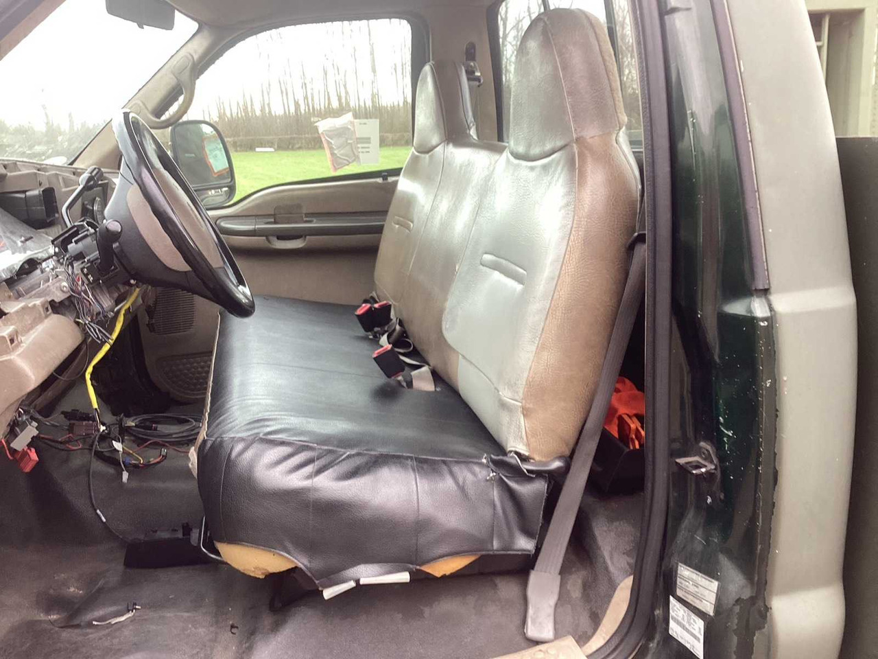 2000 FORD F 350 AIRCRAFT TUG - الشاحنات الصغيرة: صور 5 2000 FORD F 350 AIRCRAFT TUG - الشاحنات الصغيرة: صور 5