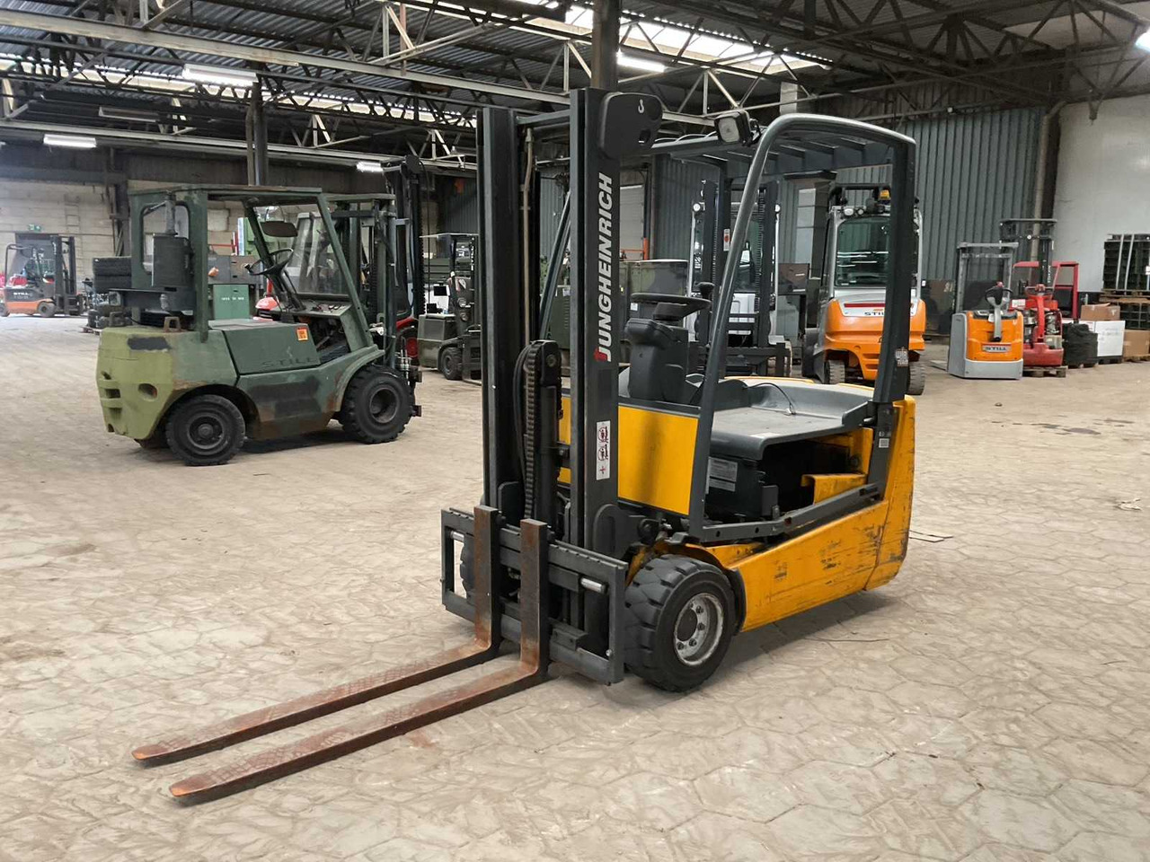 2001 JUNGHEINRICH EFG-18 FORKLIFT - رافعة شوكية: صور 1 2001 JUNGHEINRICH EFG-18 FORKLIFT - رافعة شوكية: صور 1