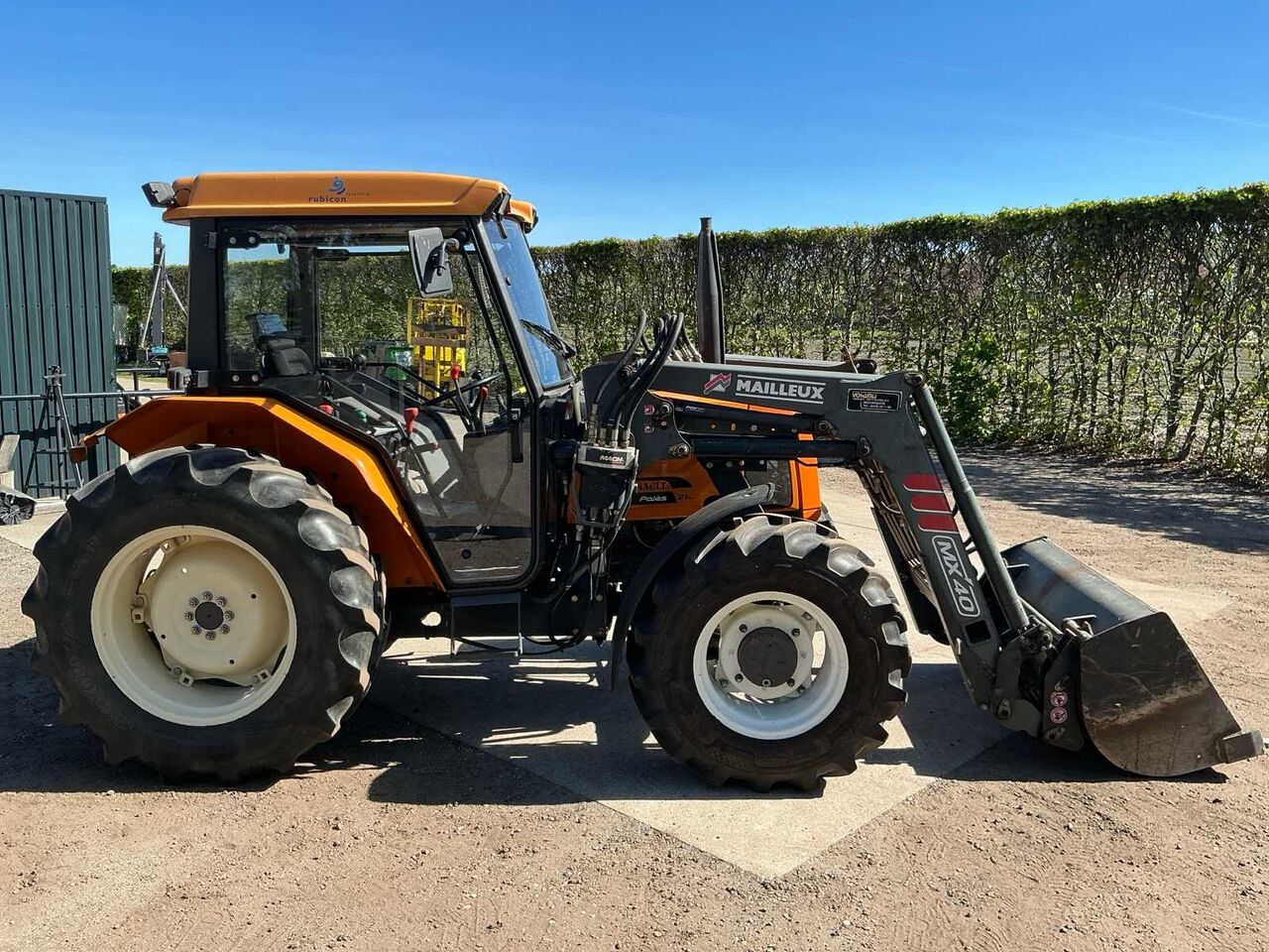 2001 RENAULT R3222CA FOUR WHEEL DRIVE FARM TRACTOR - جرار: صور 3 2001 RENAULT R3222CA FOUR WHEEL DRIVE FARM TRACTOR - جرار: صور 3