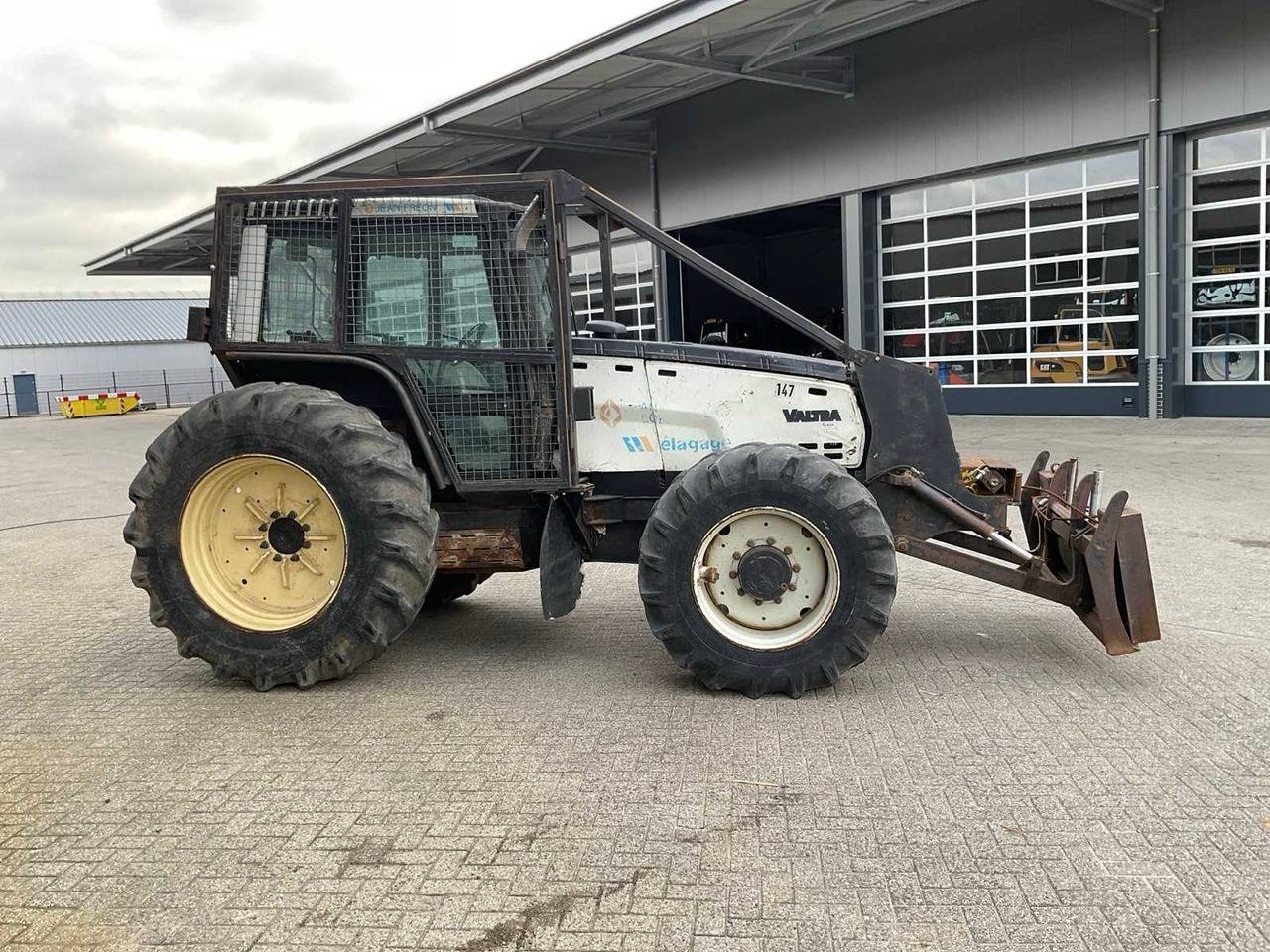 2003 VALTRA 8950 HITECH ALL-WHEEL DRIVE FARM TRACTOR - جرار: صور 5 2003 VALTRA 8950 HITECH ALL-WHEEL DRIVE FARM TRACTOR - جرار: صور 5