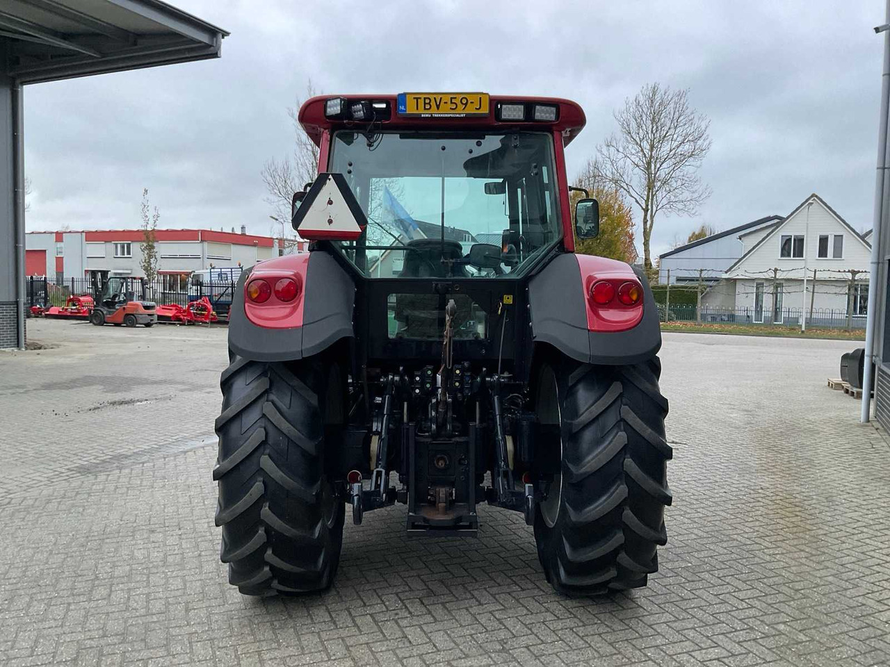 2004 VALTRA T120 ALL-WHEEL DRIVE FARM TRACTOR - جرار: صور 5 2004 VALTRA T120 ALL-WHEEL DRIVE FARM TRACTOR - جرار: صور 5