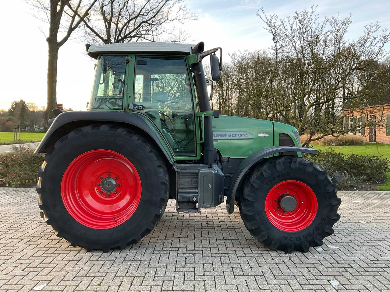 2005 FENDT FARMER 412 VARIO ALL-WHEEL DRIVE FARM TRACTOR - جرار: صور 4 2005 FENDT FARMER 412 VARIO ALL-WHEEL DRIVE FARM TRACTOR - جرار: صور 4