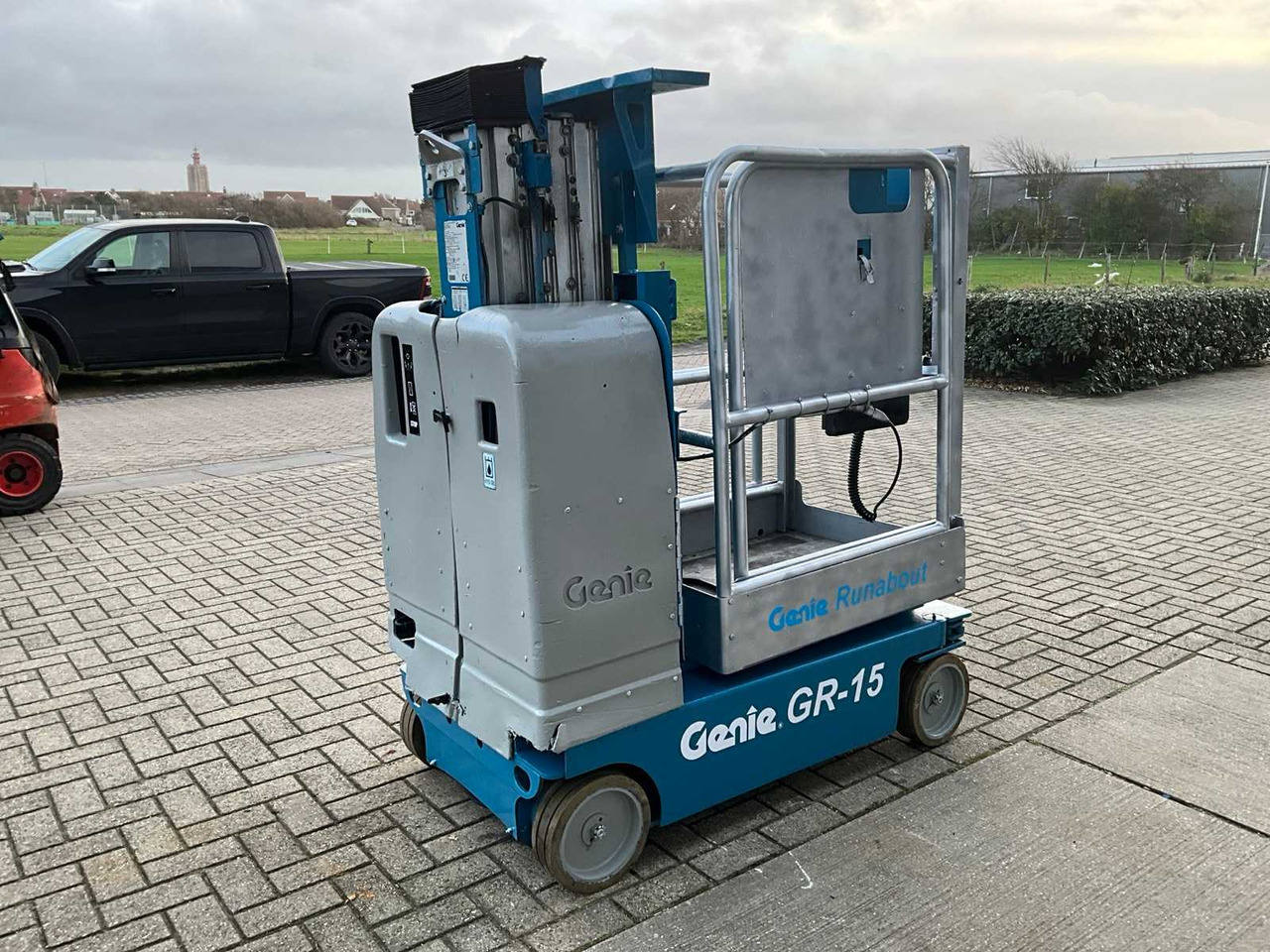 2005 GENIE GR-15 AERIAL PLATFORM - منصات هيدروليكية متنقلة: صور 3 2005 GENIE GR-15 AERIAL PLATFORM - منصات هيدروليكية متنقلة: صور 3