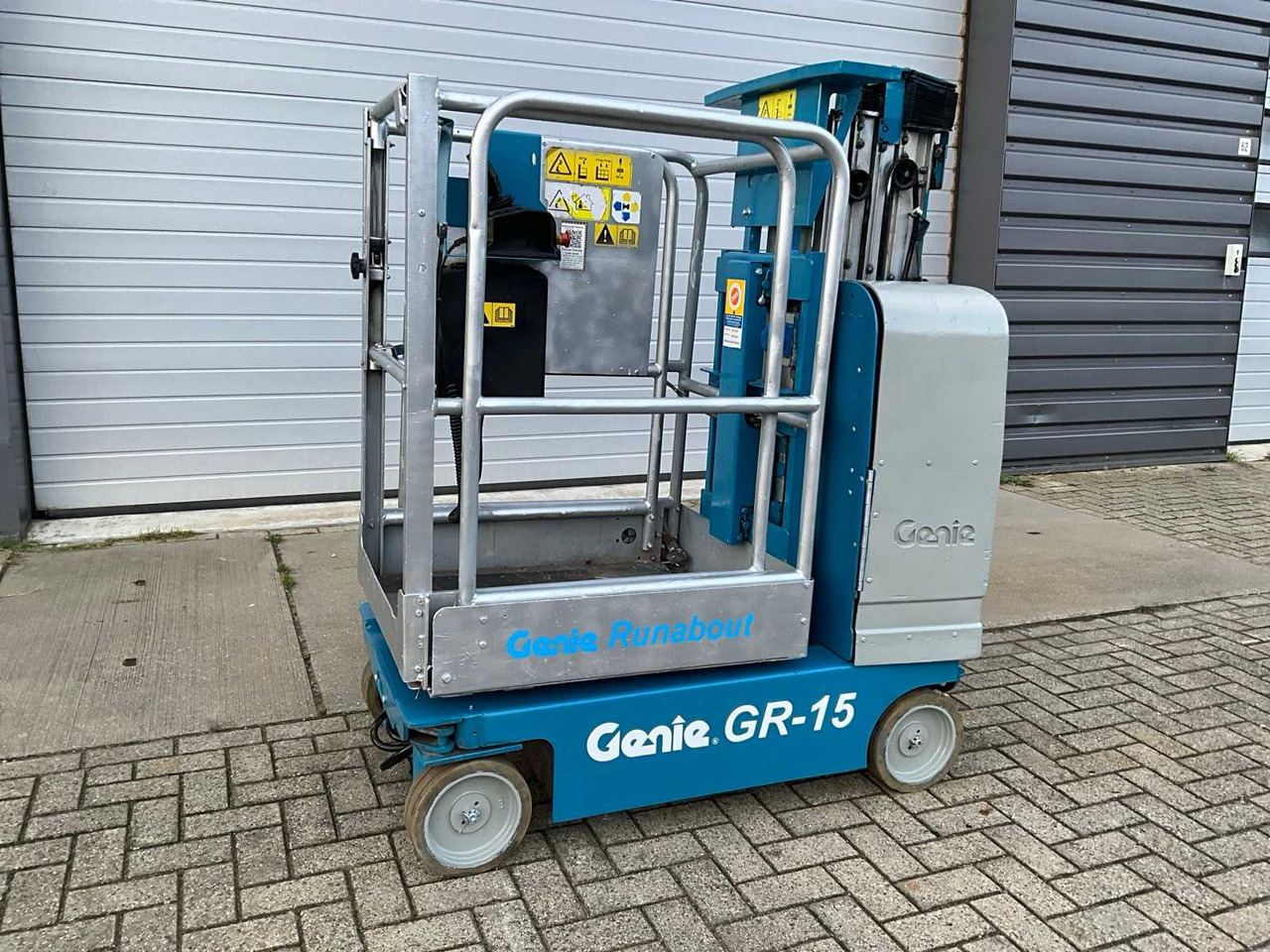 2005 GENIE GR-15 AERIAL PLATFORM - منصات هيدروليكية متنقلة: صور 1 2005 GENIE GR-15 AERIAL PLATFORM - منصات هيدروليكية متنقلة: صور 1