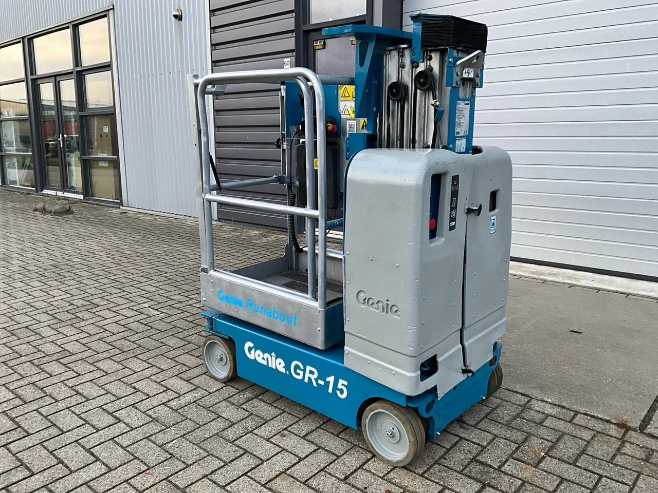 2005 GENIE GR-15 AERIAL PLATFORM - منصات هيدروليكية متنقلة: صور 4 2005 GENIE GR-15 AERIAL PLATFORM - منصات هيدروليكية متنقلة: صور 4