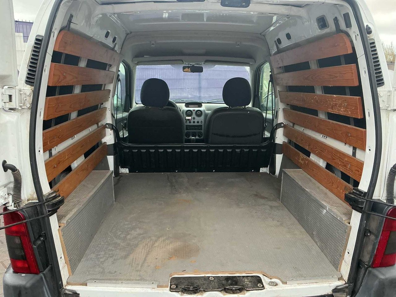 2005 - PEUGEOT - PARTNER - 170C 1.9 D AVANTAGE - COMMERCIAL VEHICLE - الشاحنات الصغيرة: صور 5 2005 - PEUGEOT - PARTNER - 170C 1.9 D AVANTAGE - COMMERCIAL VEHICLE - الشاحنات الصغيرة: صور 5