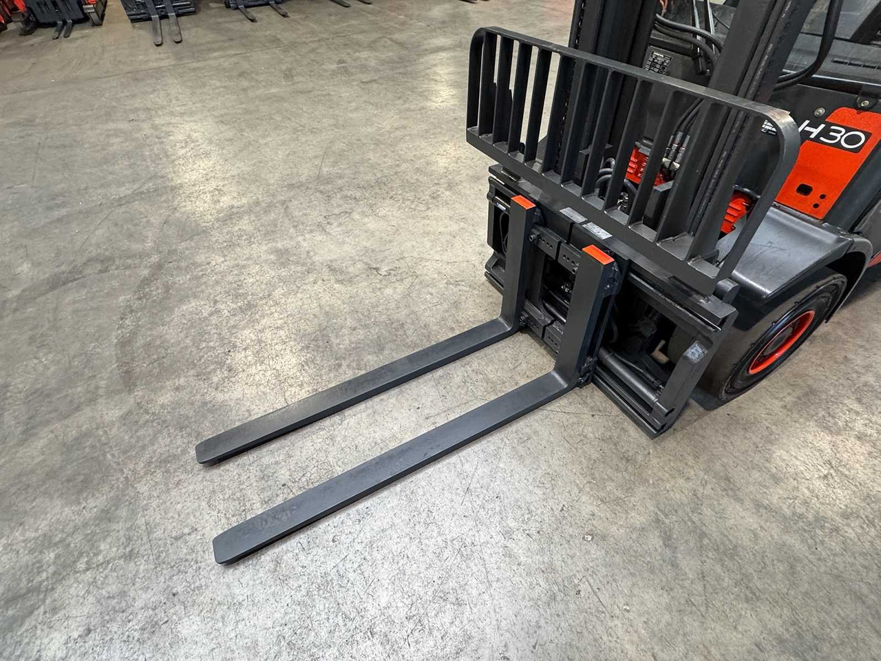 2006 LINDE H30T 3.000KG 3.+4. - رافعة شوكية: صور 3 2006 LINDE H30T 3.000KG 3.+4. - رافعة شوكية: صور 3