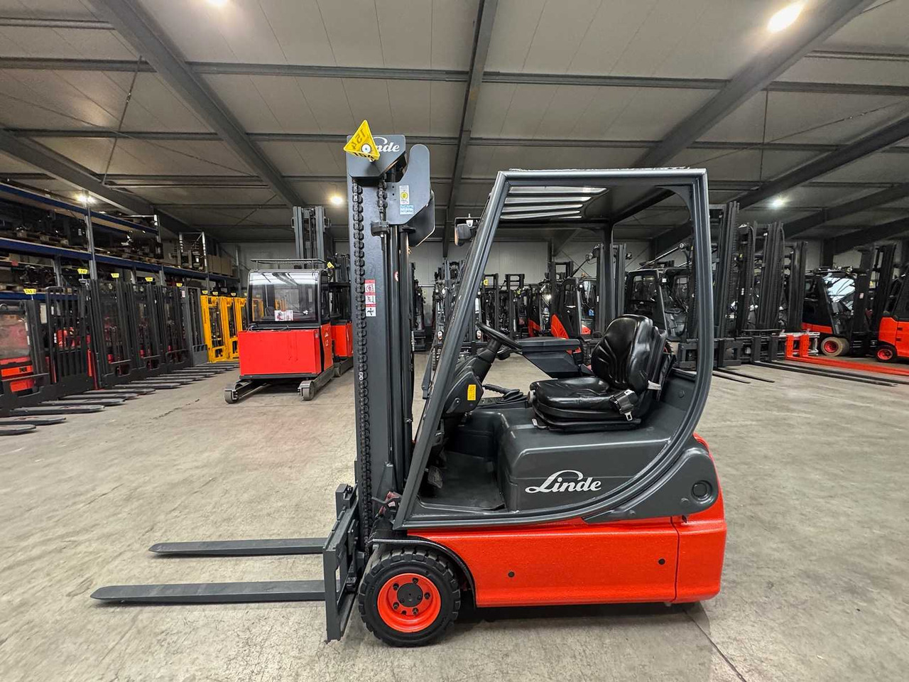2006 SERVICE + UVV 12/2026 LINDE E14 2,977 HOURS 4X TIRES NEW ELECTRIC FORKLIFT. E20 E16 - رافعة شوكية: صور 1 2006 SERVICE + UVV 12/2026 LINDE E14 2,977 HOURS 4X TIRES NEW ELECTRIC FORKLIFT. E20 E16 - رافعة شوكية: صور 1