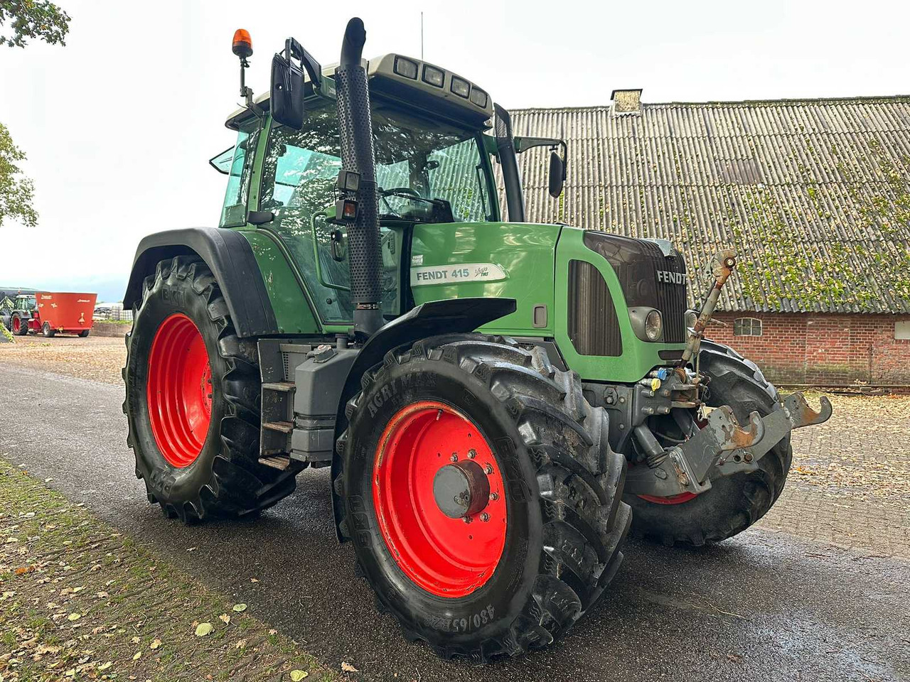 2010 FENDT 415 VARIO TMS ALL-WHEEL DRIVE AGRICULTURAL TRACTOR - جرار: صور 3 2010 FENDT 415 VARIO TMS ALL-WHEEL DRIVE AGRICULTURAL TRACTOR - جرار: صور 3
