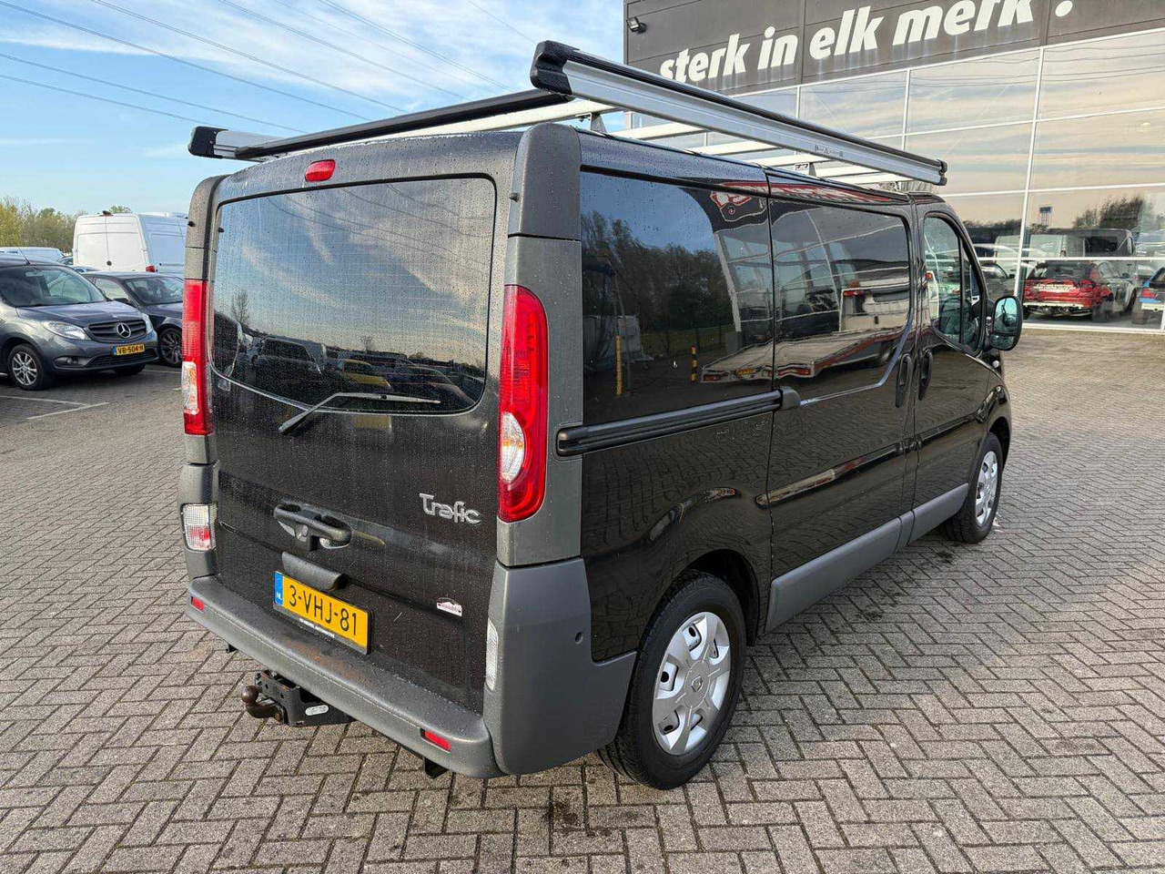 2010 RENAULT TRAFIC COMMERCIAL VEHICLE - الشاحنات الصغيرة: صور 3 2010 RENAULT TRAFIC COMMERCIAL VEHICLE - الشاحنات الصغيرة: صور 3