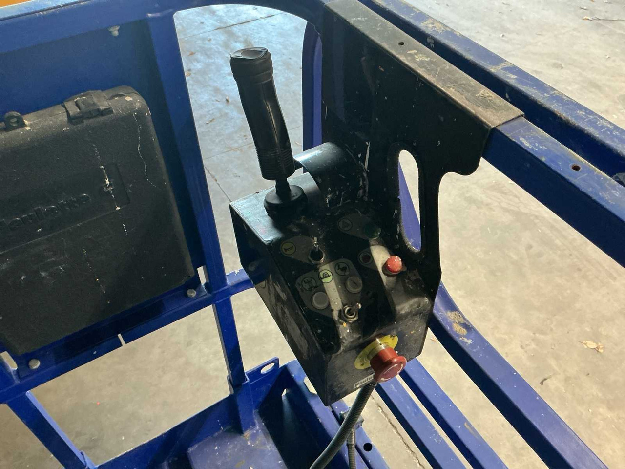 منصات هيدروليكية متنقلة 2011 HAULOTTE COMPACT 8 AERIAL PLATFORM: صور 14