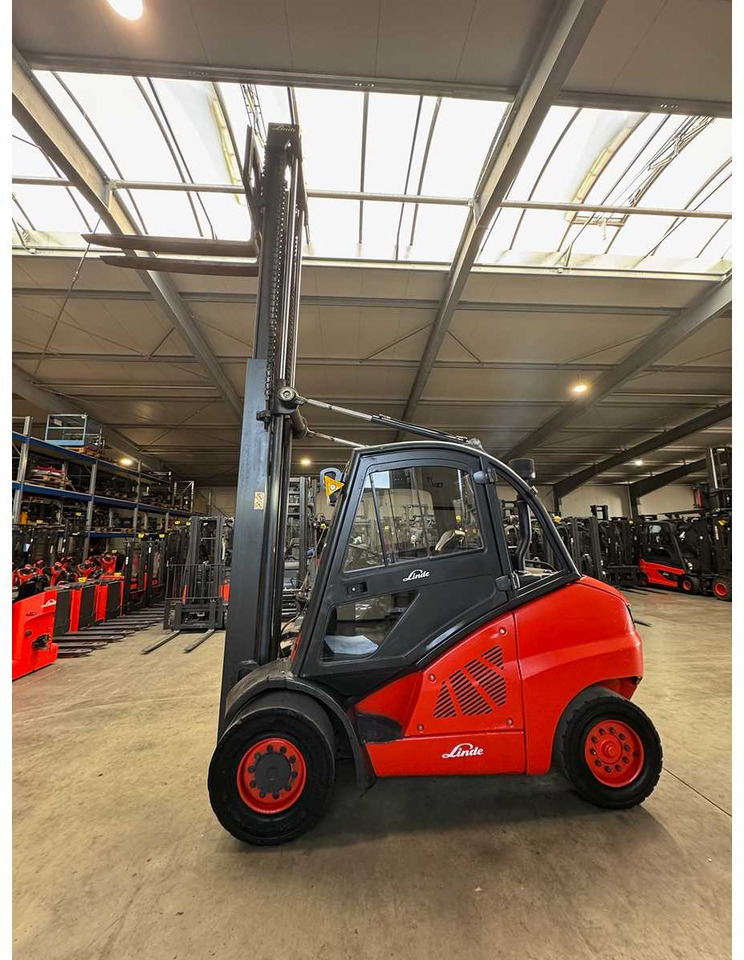 2011 LINDE H50D 5,000KG 3RD VALVE CAB DIESEL FORKLIFT VW ENGINE FORKLIFT - رافعة شوكية: صور 3 2011 LINDE H50D 5,000KG 3RD VALVE CAB DIESEL FORKLIFT VW ENGINE FORKLIFT - رافعة شوكية: صور 3