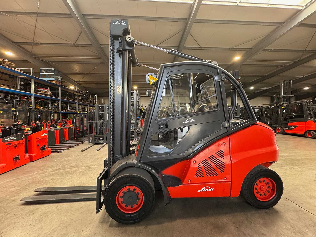 2011 LINDE H50D 5,000KG 3RD VALVE CAB DIESEL FORKLIFT VW ENGINE FORKLIFT - رافعة شوكية: صور 1 2011 LINDE H50D 5,000KG 3RD VALVE CAB DIESEL FORKLIFT VW ENGINE FORKLIFT - رافعة شوكية: صور 1