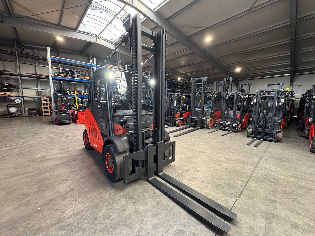 2011 LINDE H50D 5,000KG 3RD VALVE CAB DIESEL FORKLIFT VW ENGINE FORKLIFT - رافعة شوكية: صور 4 2011 LINDE H50D 5,000KG 3RD VALVE CAB DIESEL FORKLIFT VW ENGINE FORKLIFT - رافعة شوكية: صور 4