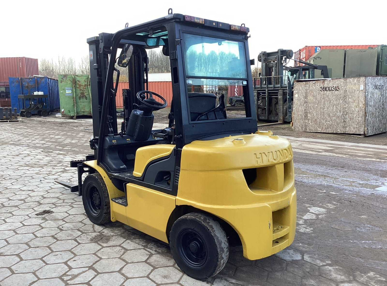 2012 HYUNDAI 25D FORKLIFT - رافعة شوكية: صور 4 2012 HYUNDAI 25D FORKLIFT - رافعة شوكية: صور 4
