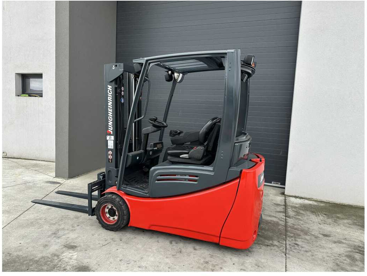 2012 JUNGHEINRICH EFG 220 FORKLIFT TRUCKS - رافعة شوكية: صور 2 2012 JUNGHEINRICH EFG 220 FORKLIFT TRUCKS - رافعة شوكية: صور 2
