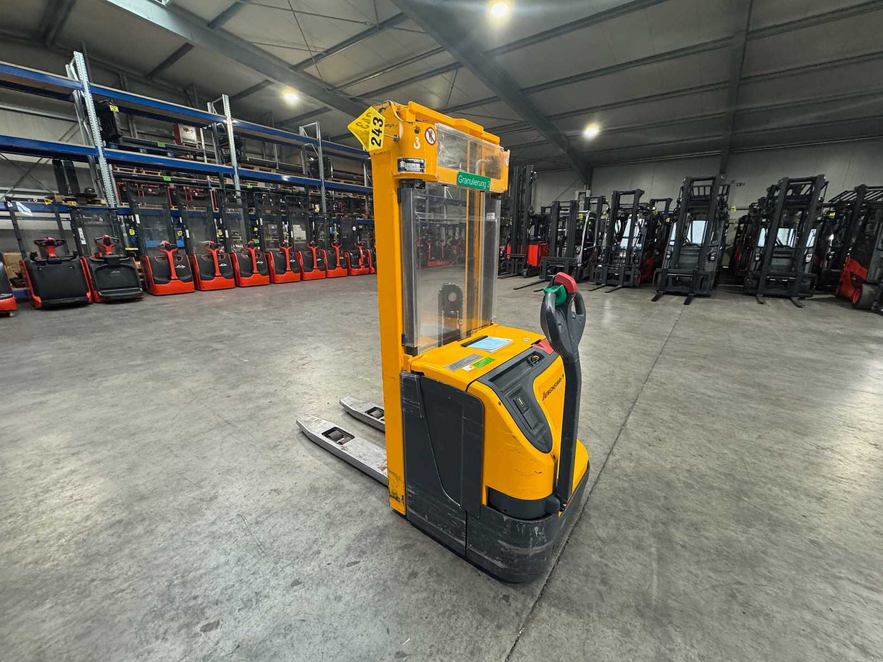 2012 SERVICE + UVV 09/2026 JUNGHEINRICH EJC220 2,000KG STACKER PALLET TRUCK ANT FREE LIFT 5,484 HOURS - رافعة شوكية: صور 2 2012 SERVICE + UVV 09/2026 JUNGHEINRICH EJC220 2,000KG STACKER PALLET TRUCK ANT FREE LIFT 5,484 HOURS - رافعة شوكية: صور 2