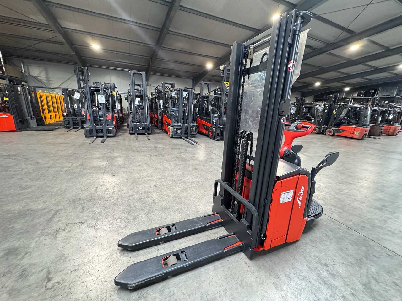 2012 SERVICE +UVV 09/2026 LINDE L16AP 1.600KG TRIPLEX 470CM PALLET TRUCK ANT 4.430 HOURS - رافعة شوكية: صور 2 2012 SERVICE +UVV 09/2026 LINDE L16AP 1.600KG TRIPLEX 470CM PALLET TRUCK ANT 4.430 HOURS - رافعة شوكية: صور 2