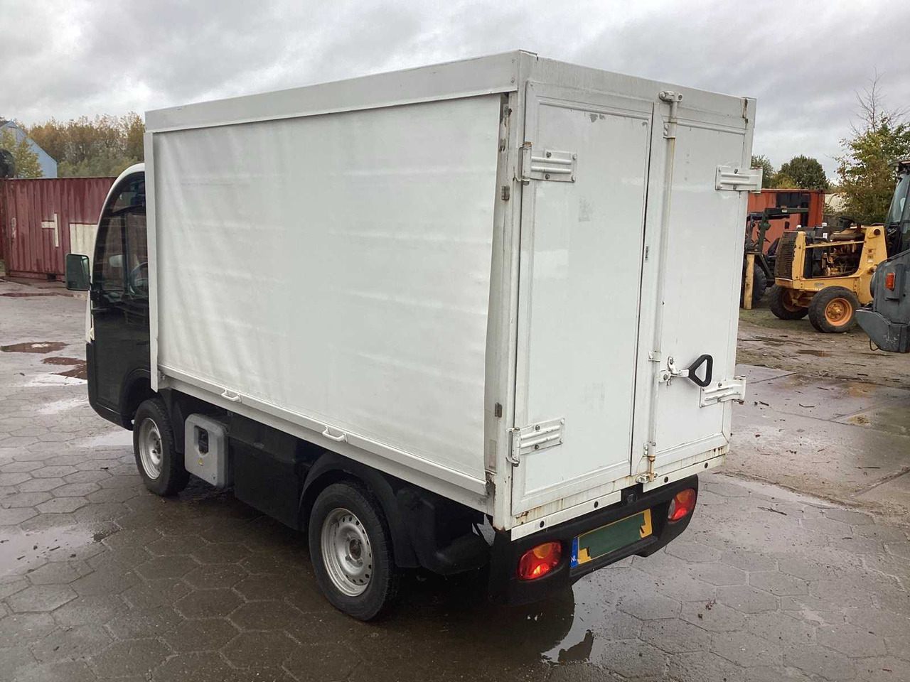 2015 MEGA COMMERCIAL VEHICLE - الشاحنات الصغيرة: صور 4 2015 MEGA COMMERCIAL VEHICLE - الشاحنات الصغيرة: صور 4