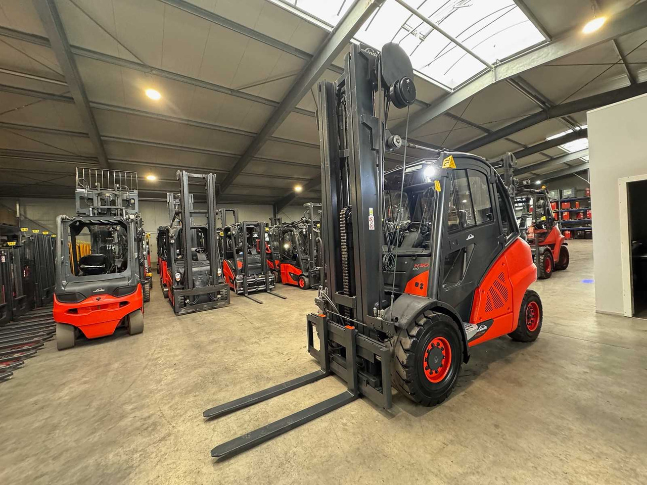 2015 SERVICE + UVV 10/2026 LINDE H50D TRIPLEX 666CM 3RD+4TH+5TH VALVE CAB DIESEL FORKLIFT - رافعة شوكية: صور 4 2015 SERVICE + UVV 10/2026 LINDE H50D TRIPLEX 666CM 3RD+4TH+5TH VALVE CAB DIESEL FORKLIFT - رافعة شوكية: صور 4