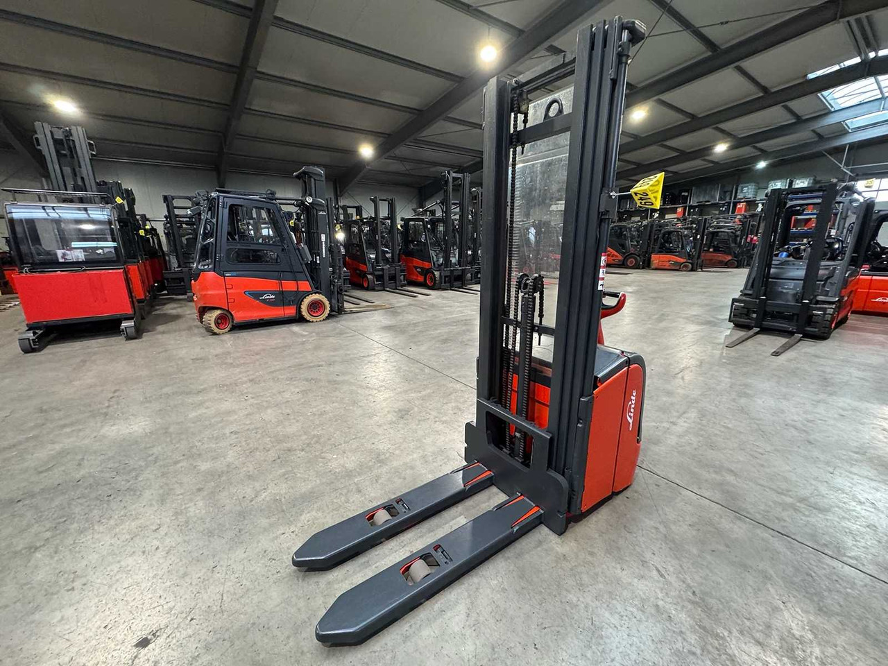 2015 SERVICE +UVV 12/2026 LINDE L16I EVO TRIPLEX 531CM 1.600KG PALLET TRUCK ANT INITIAL STROKE 4.272 HOURS - رافعة شوكية: صور 4 2015 SERVICE +UVV 12/2026 LINDE L16I EVO TRIPLEX 531CM 1.600KG PALLET TRUCK ANT INITIAL STROKE 4.272 HOURS - رافعة شوكية: صور 4