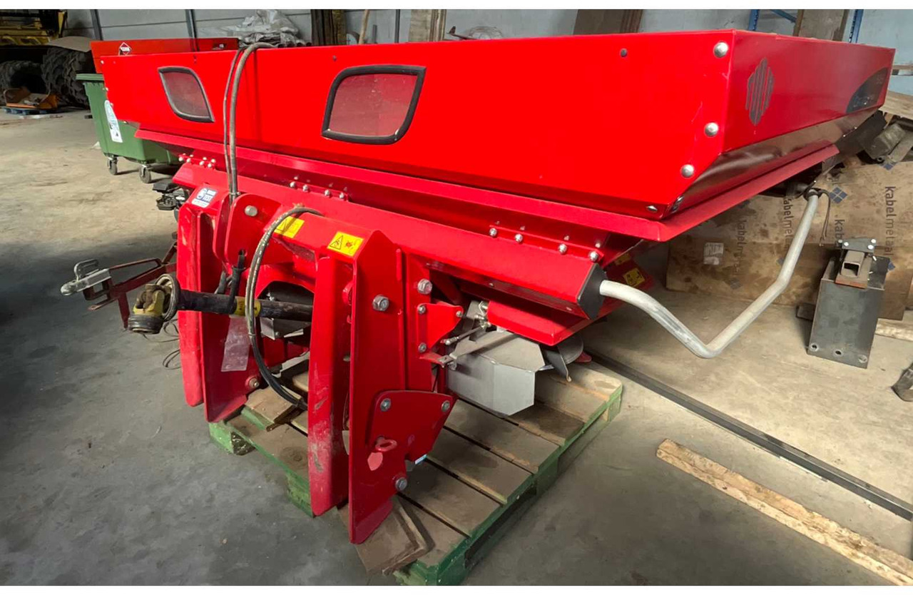 2015 Tulip Centerliner SX 31 Fertilizer Distributor - آلة رش الأسمدة: صور 1 2015 Tulip Centerliner SX 31 Fertilizer Distributor - آلة رش الأسمدة: صور 1