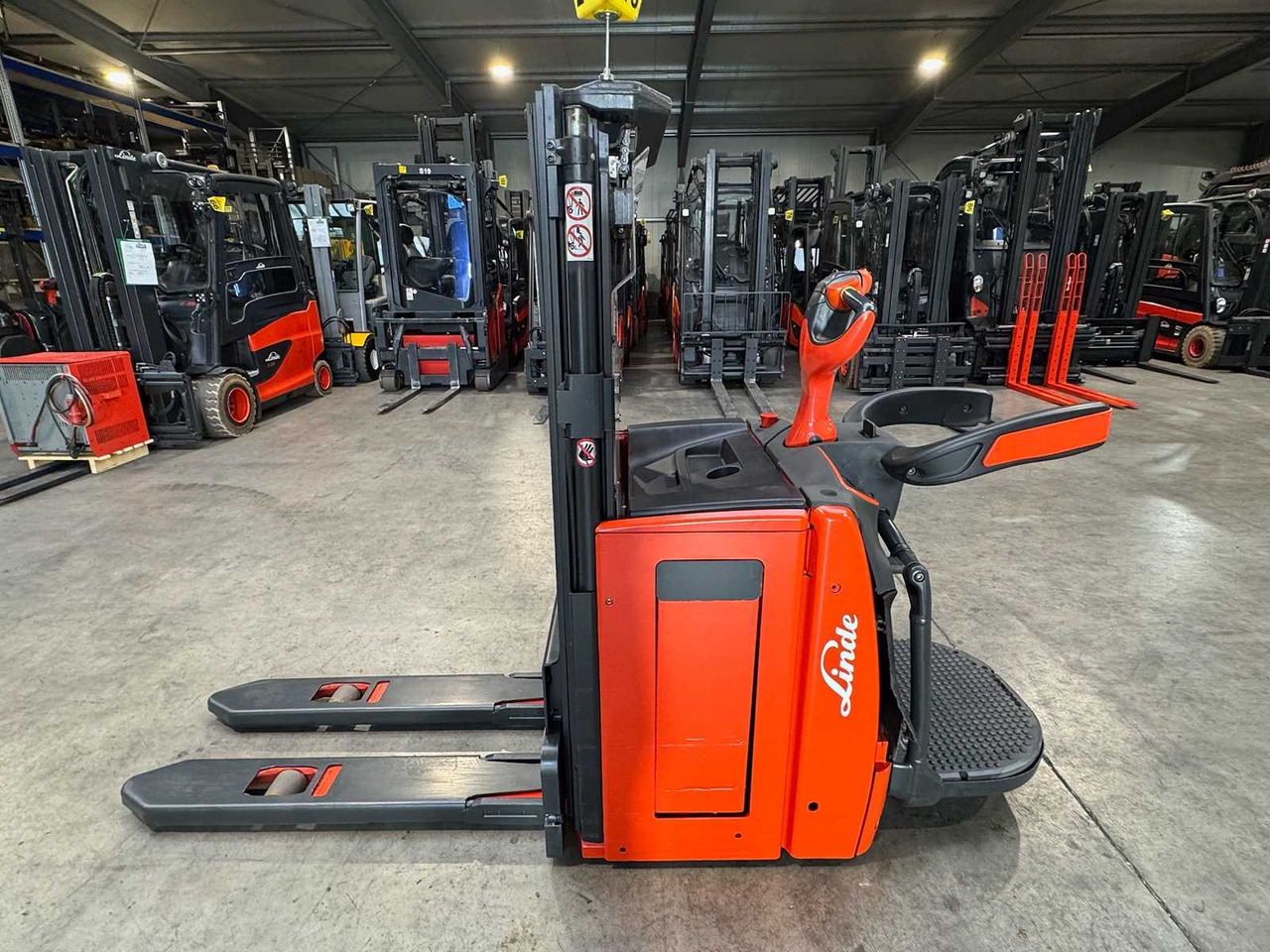 2017 SERVICE +UVV 10/2026 LINDE L14AP EVO 1.400KG SCALE PALLET TRUCK ANT 3.817 HOURS - رافعة شوكية: صور 2 2017 SERVICE +UVV 10/2026 LINDE L14AP EVO 1.400KG SCALE PALLET TRUCK ANT 3.817 HOURS - رافعة شوكية: صور 2