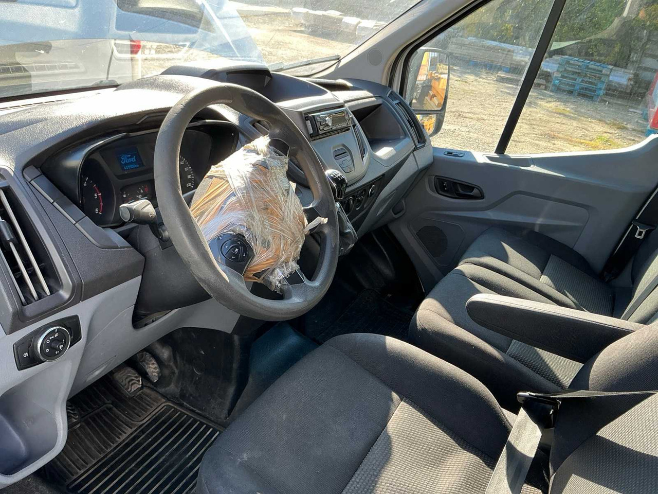 الشاحنات الصغيرة 2018 FORD TRANSIT VAN: صور 10