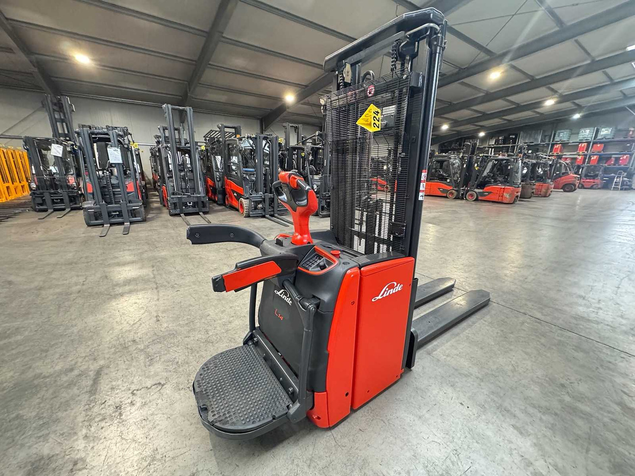 2018 SERVICE + UVV 10/2026 LINDE L14API TRIPLEX 470CM PALLET TRUCK PALLET TRUCK ANT SCALES INITIAL STROKE - رافعة شوكية: صور 4 2018 SERVICE + UVV 10/2026 LINDE L14API TRIPLEX 470CM PALLET TRUCK PALLET TRUCK ANT SCALES INITIAL STROKE - رافعة شوكية: صور 4