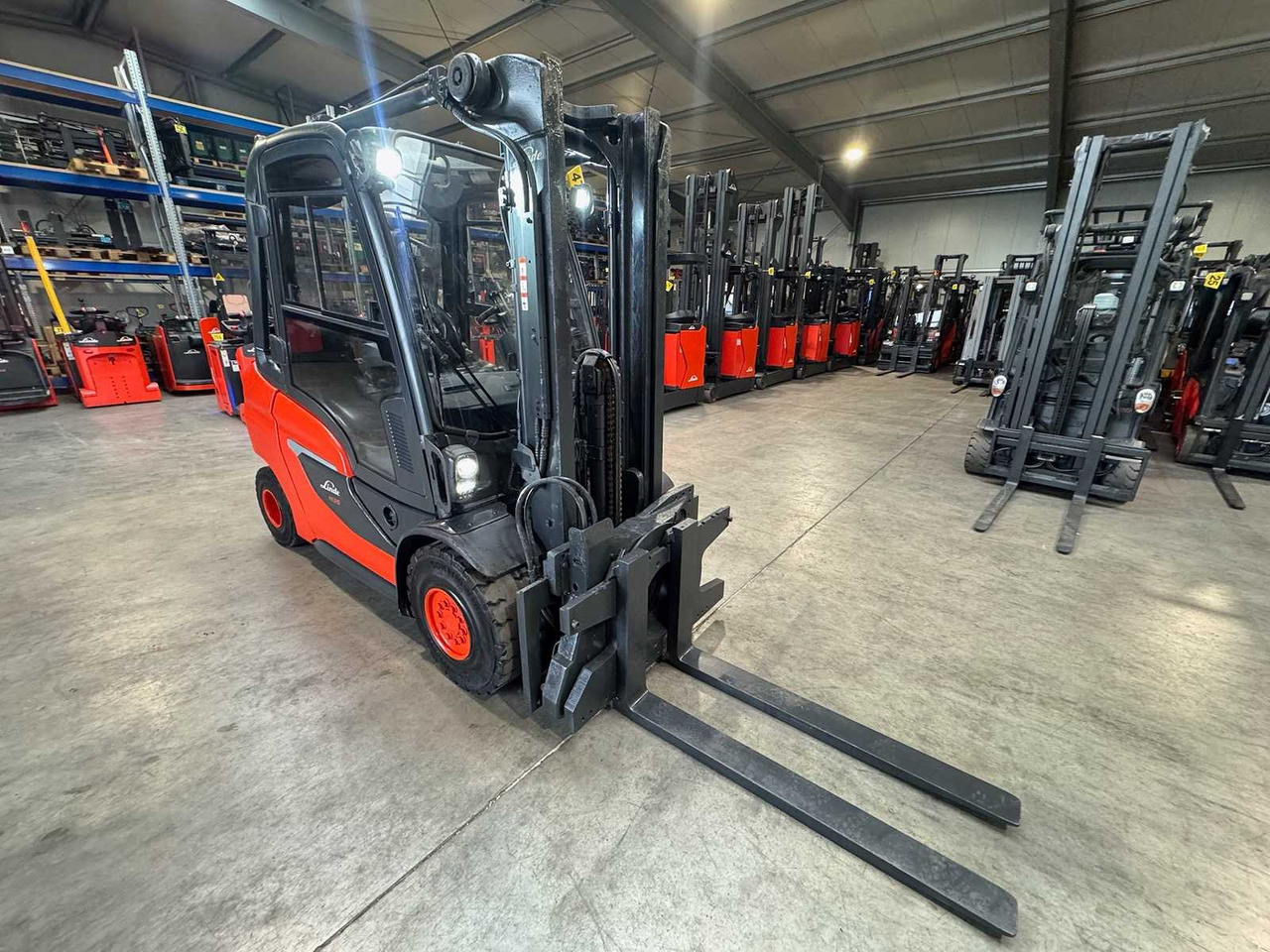 2022 LINDE H35D 3,500KG ROTARY DUPLEX FREE LIFT DIESEL FORKLIFT 3,338 HOURS - رافعة شوكية: صور 5 2022 LINDE H35D 3,500KG ROTARY DUPLEX FREE LIFT DIESEL FORKLIFT 3,338 HOURS - رافعة شوكية: صور 5