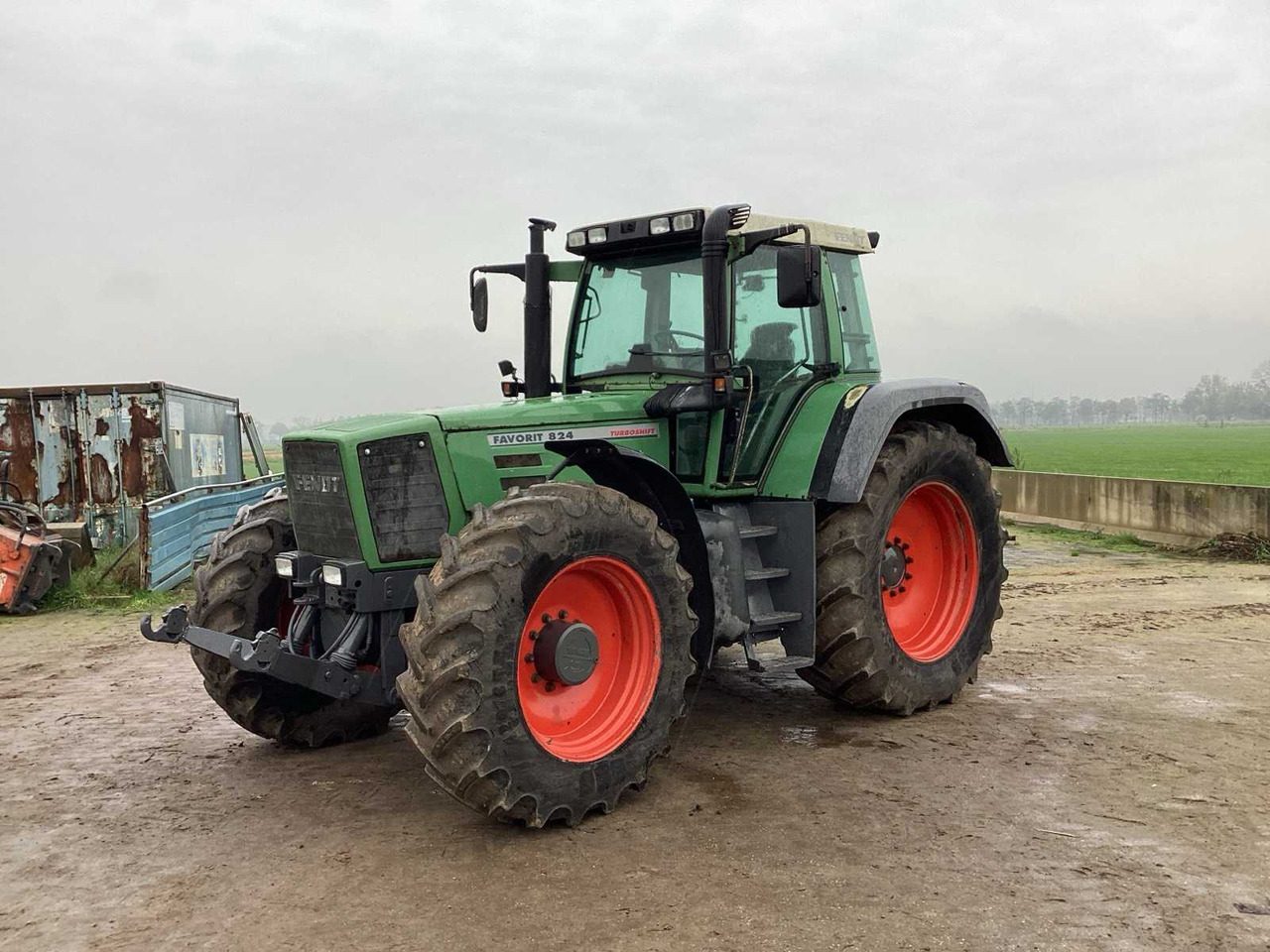 824 824 TURBO SHIFT ALL-WHEEL DRIVE FARM TRACTOR - جرار: صور 1 824 824 TURBO SHIFT ALL-WHEEL DRIVE FARM TRACTOR - جرار: صور 1